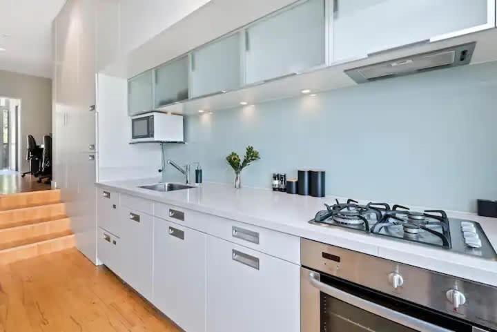 קווינסטאון Luxury Lakeview 2 Bedroom Apartment מראה חיצוני תמונה
